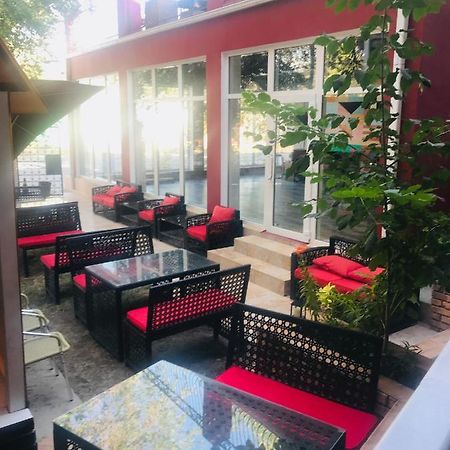 Lucky Fox Atyrau Exterior photo