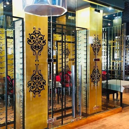 Lucky Fox Atyrau Exterior photo