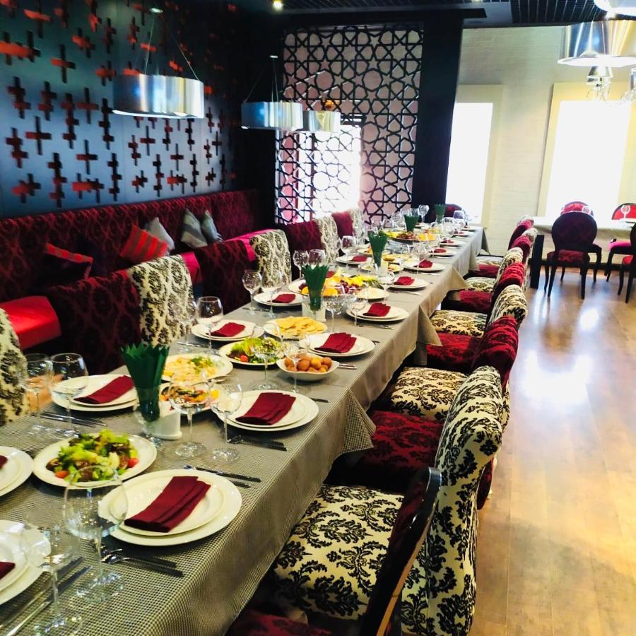 Lucky Fox Atyrau Exterior photo